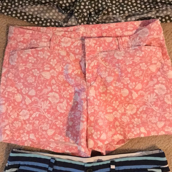 4 like new ladies size 14 shorts old navy and NYC.     SOLD.   SOLD.    SOLD. - Picture 5 of 8